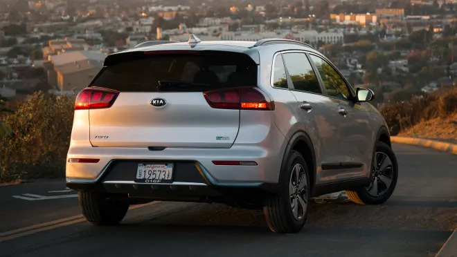 2018 Kia Niro Review, Pricing, & Pictures