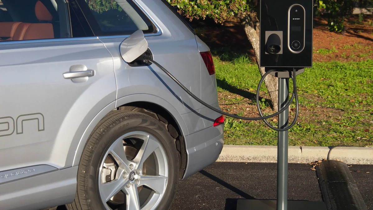 Audi EV charging pole with Q7 E-Tron