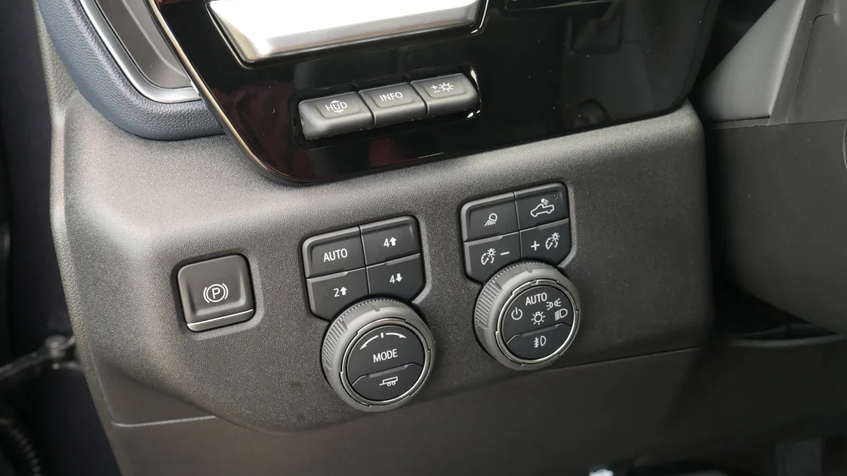 2022 Chevrolet Silverado High Country light and 4wd controls