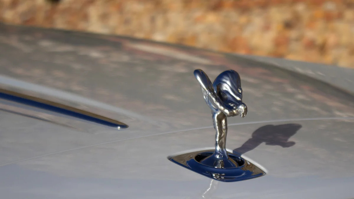 2016 Rolls-Royce Dawn hood ornament