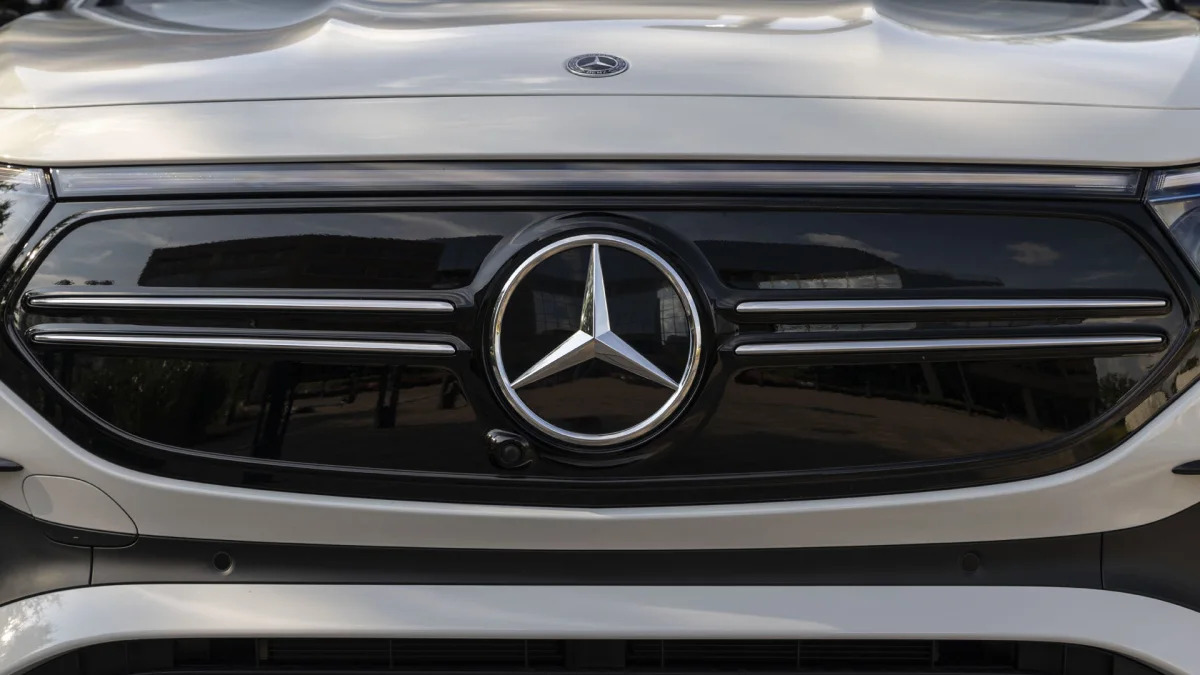 2022 Mercedes-Benz EQB American Market grille