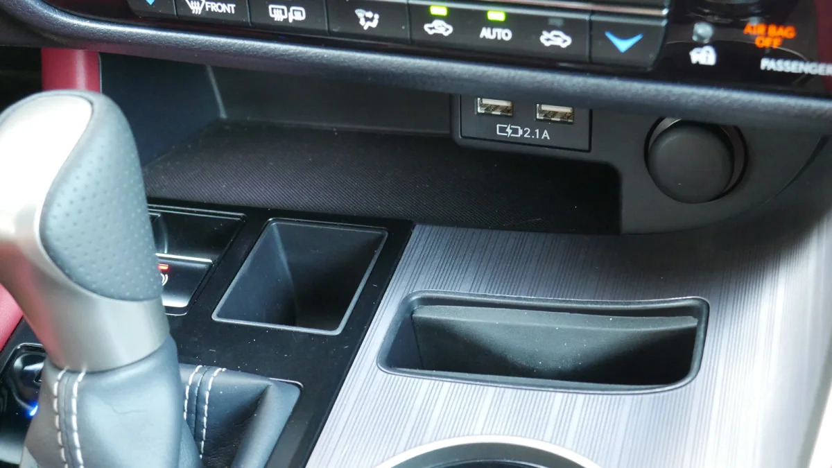 2020 Lexus RX smartphone holders