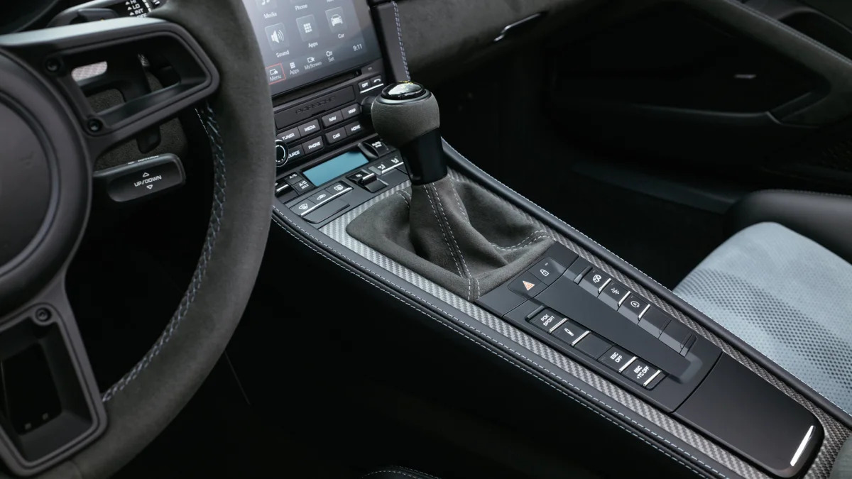 2024 Porsche 718 Spyder RS center console