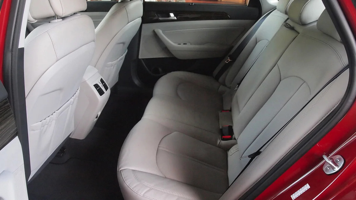 2016 Hyundai Sonata Hybrid rear seats