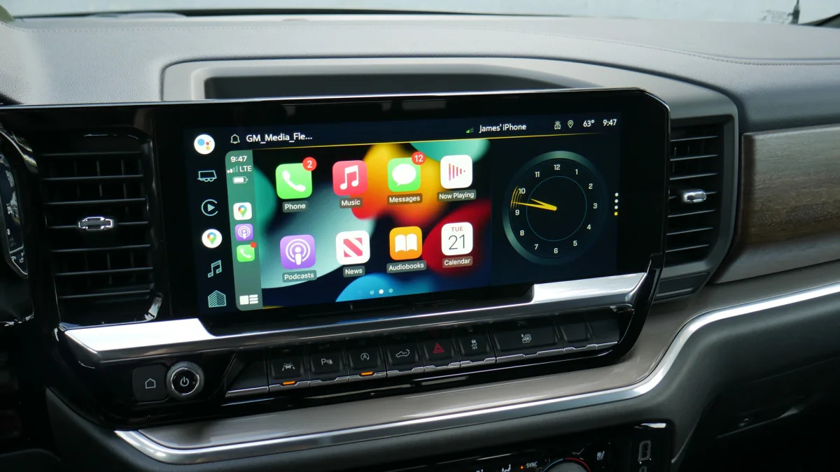 2022 Chevrolet Silverado High Country touchscreen Apple Carplay