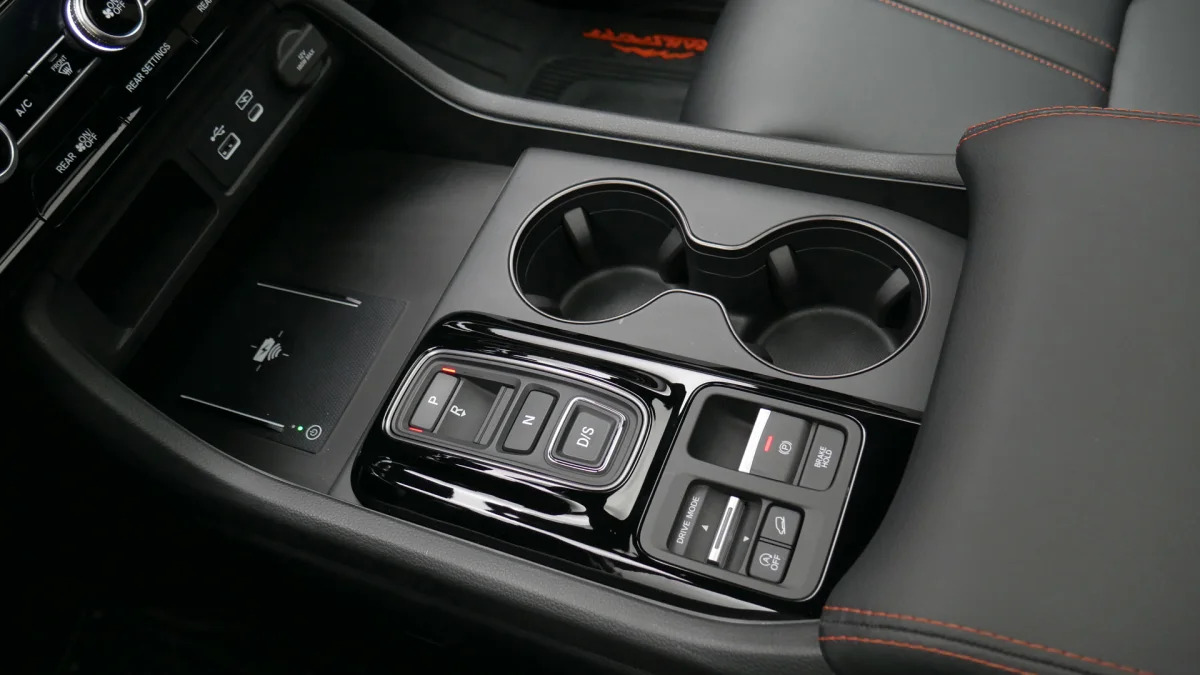 2023 Honda Pilot TrailSport center console controls