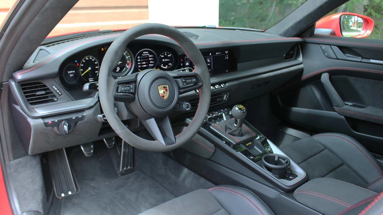 2022 Porsche 911 GT3 dashboard