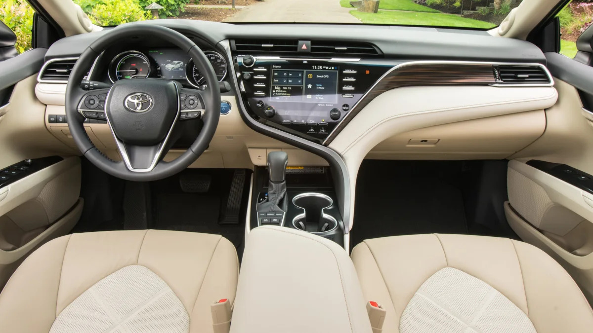 2020 Toyota Camry XLE Hybrid Interior