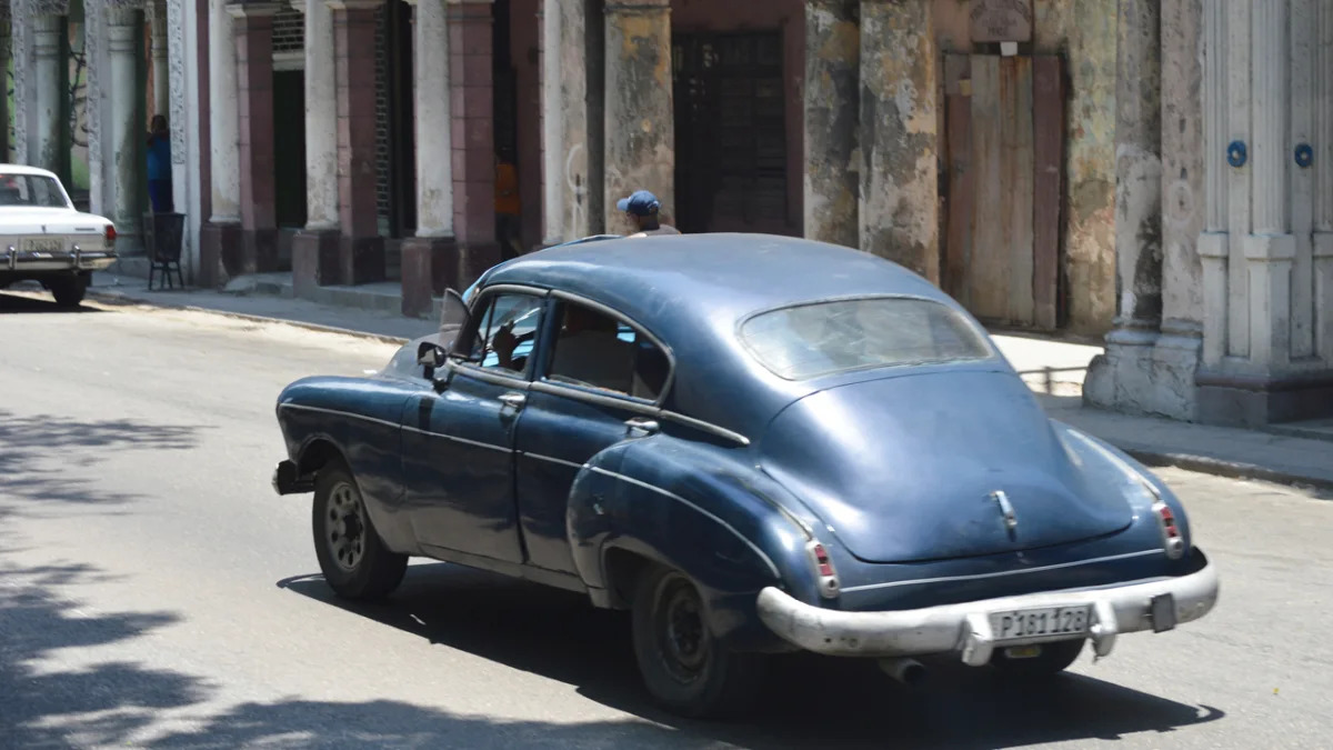 havana cuba classic car blue driving 