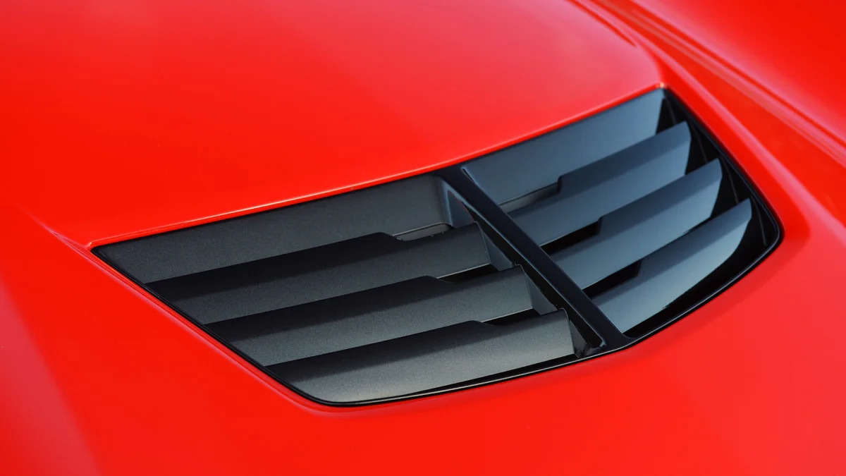 2015 Chevrolet Corvette Z06 hood vents