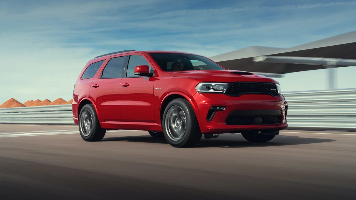 Dodge Durango R/T Tow N Go: The R/T Tow N Go leverages the SRT?s menacing looks, 5.7-liter HEMI V-8 performance, unmatched, best-in-class towing of 8,700 lbs. and an increased top speed of 145 mph