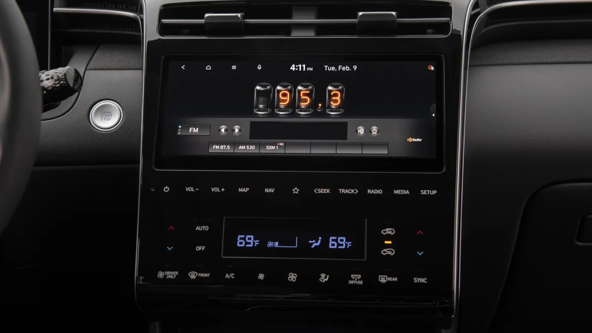 2022 Hyundai Tucson touchscreen radio