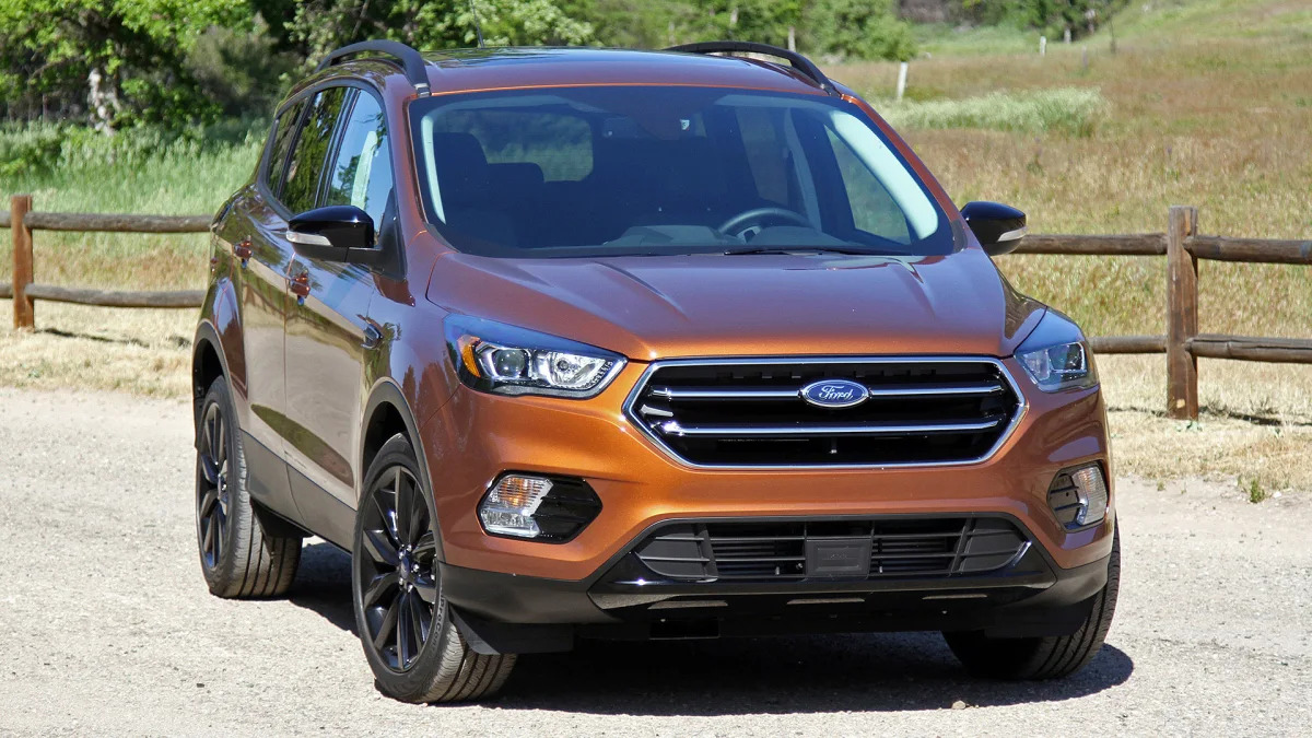 2017 Ford Escape front 3/4 view