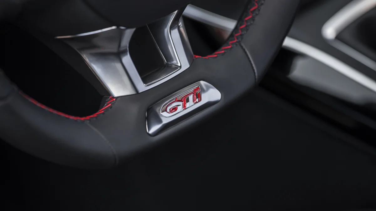 Peugeot 308 GTi flat bottom steering wheel