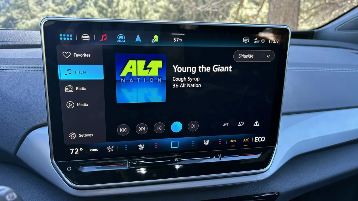2024 Volkswagen ID.4 touchscreen radio separate song screen