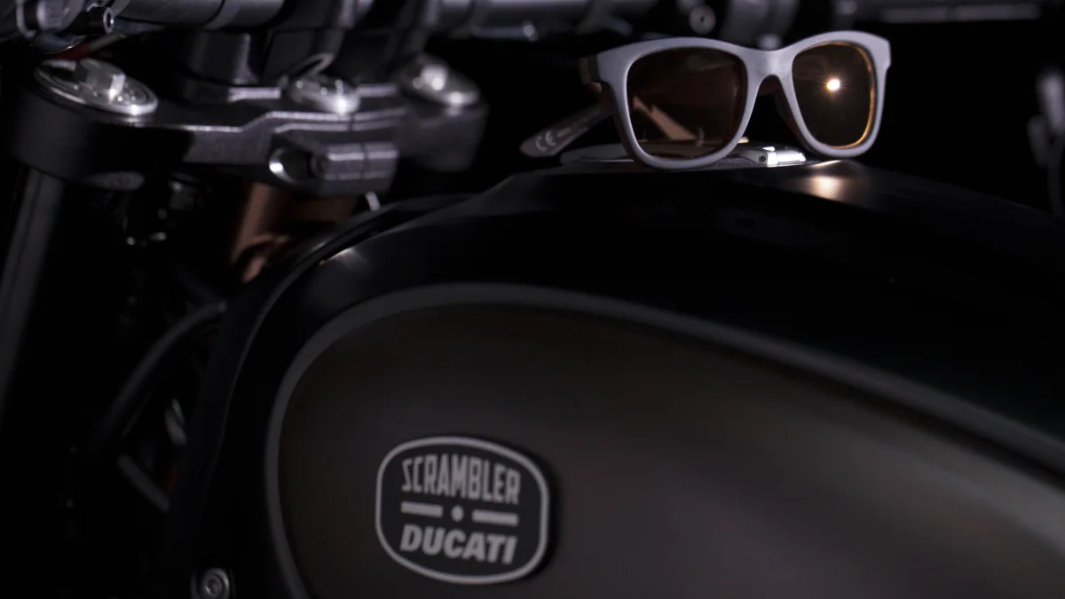 Ducati Scrambler Italia Independent tank sunglasses
