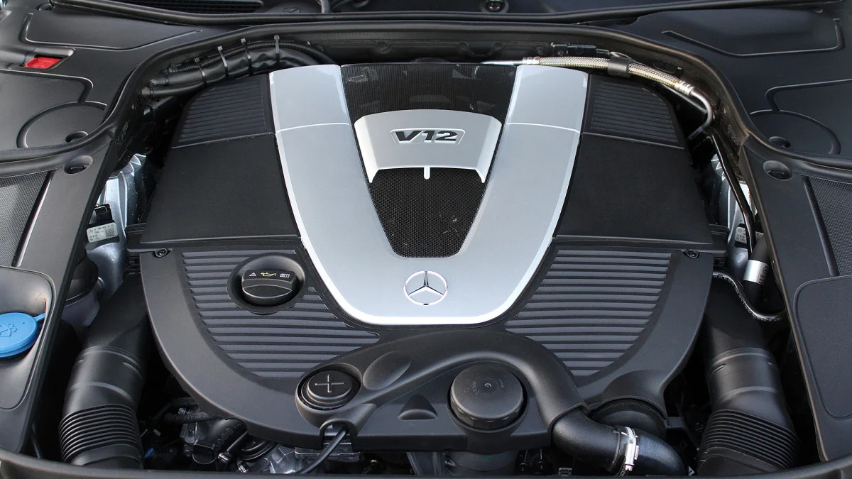 2016 Mercedes-Maybach S600 engine