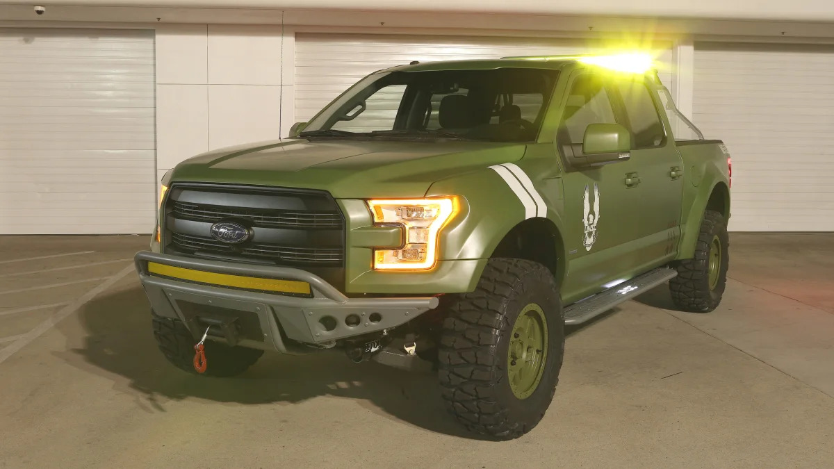 Ford F-150 Halo Sandcat front 3/4 lights