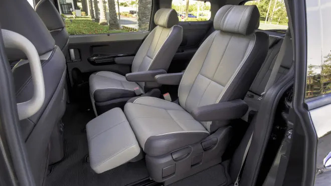 Kia sedona clearance 7 passenger