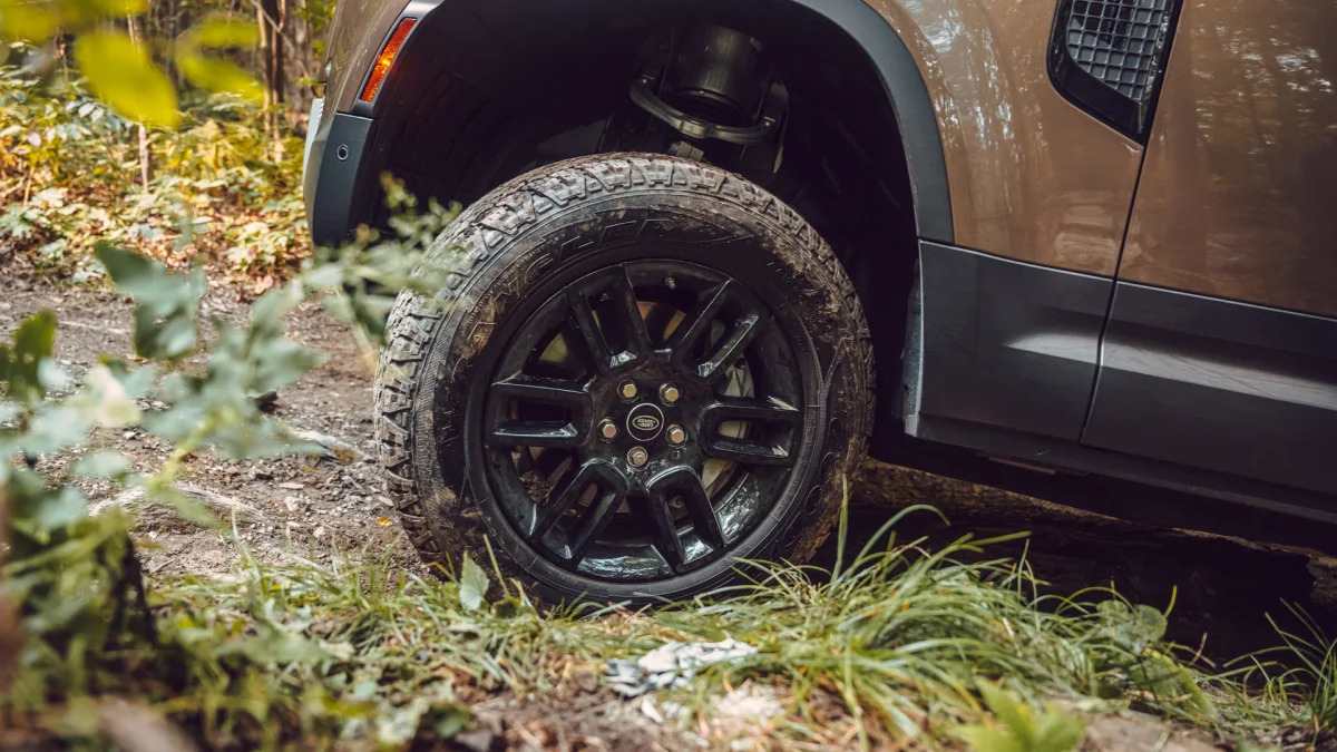 2020 Land Rover Defender wheel