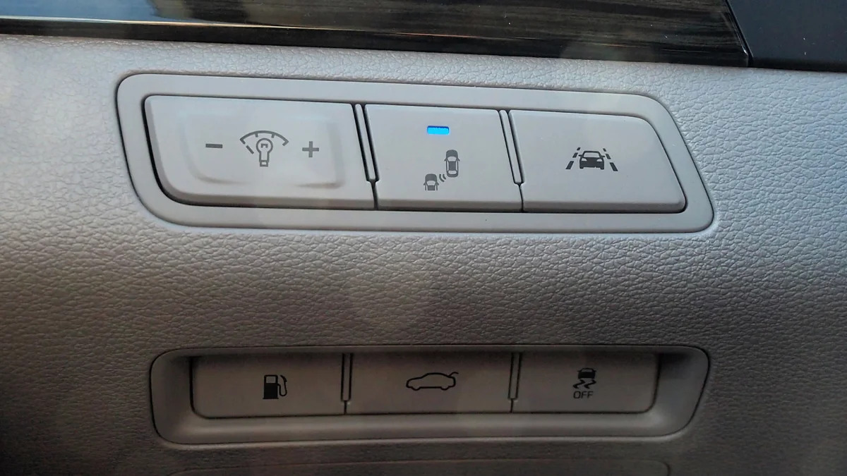 2016 Hyundai Sonata Plug-In Hybrid drive mode controls