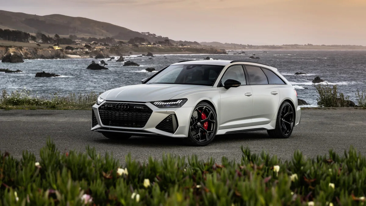 2024 Audi RS 6 Avant in Dew Silver front three quarter