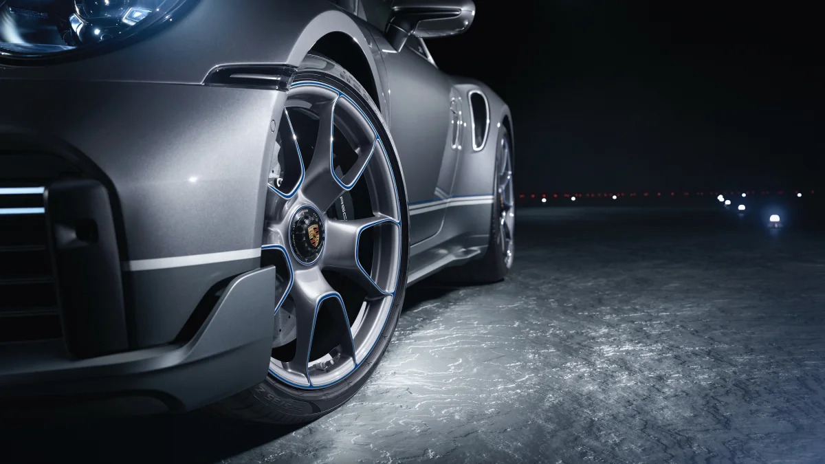 Embraer and Porsche 911 Turbo S collaboration
