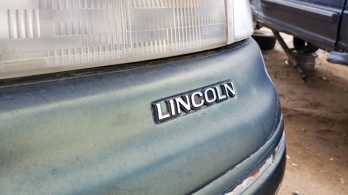19 - 95 Lincoln Mark VIII in Colorado junkyard - photo by Murilee Martin