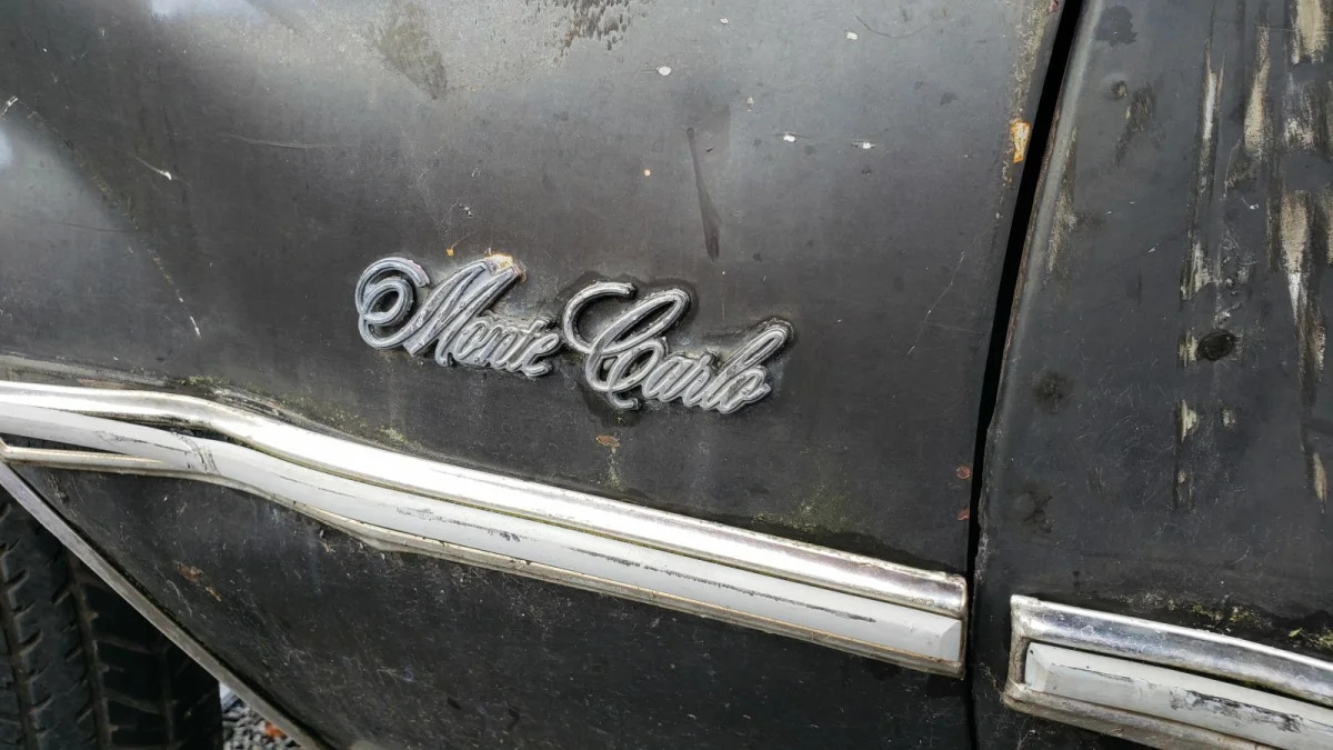 Junked 1975 Chevrolet Monte Carlo Landau