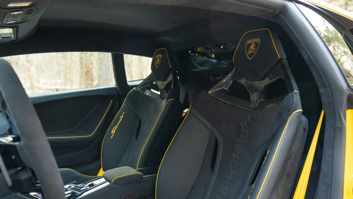 2024 Lamborghini Huracan Sterrato seats