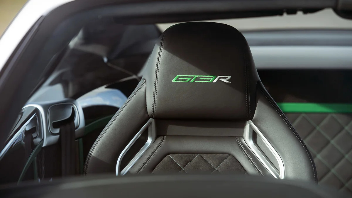 2015 Bentley Continental GT3-R seats