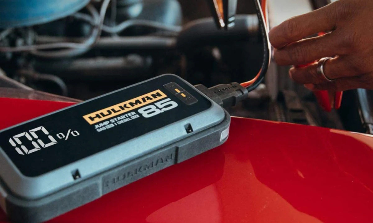 This popular car jump starter has an incredible 4.8-star rating on
