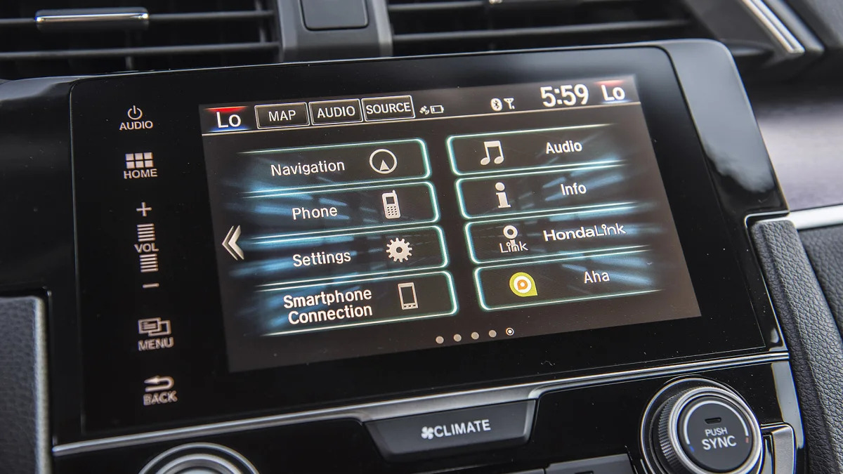 2016 Honda Civic infotainment system
