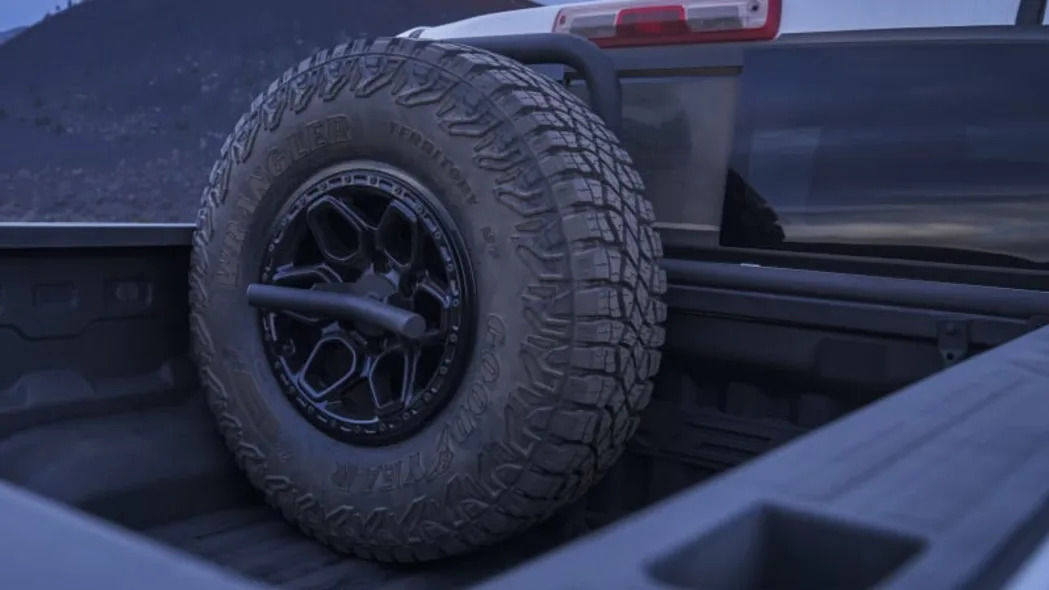 2024 Chevy Colorado ZR2 Bison spare tire