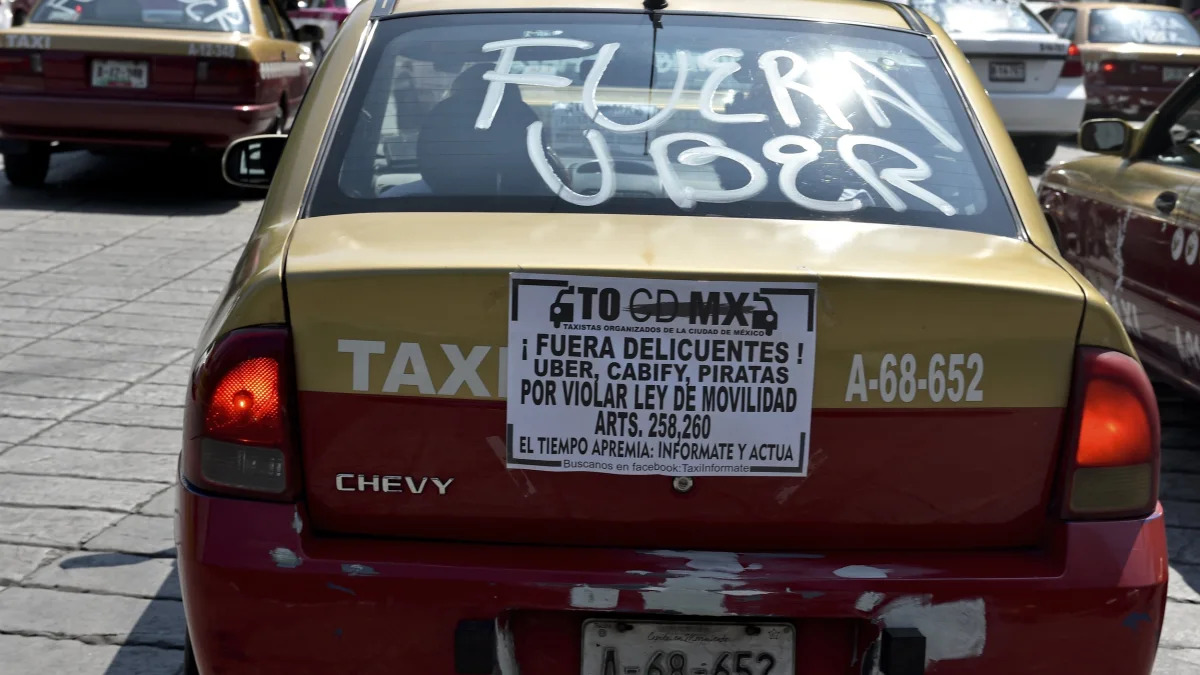 MEXICO-TRANSPORT-TAXI-UBER-PROTEST