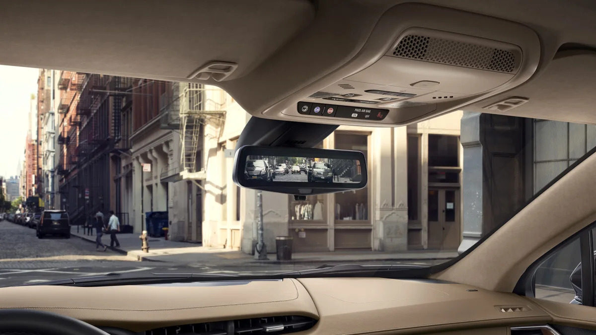 xt5 crossover cadillac dash windshield mirror