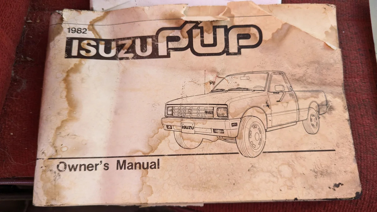 28 - 1982 Isuzu P'up Diesel in Colorado wrecking yard - photo by Murilee Martin
