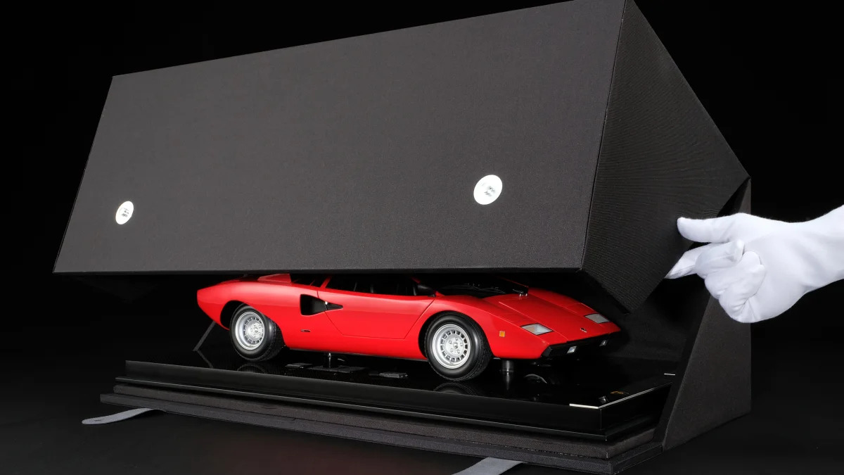 Amalgam's 1/8-scale Lamborghini Countach