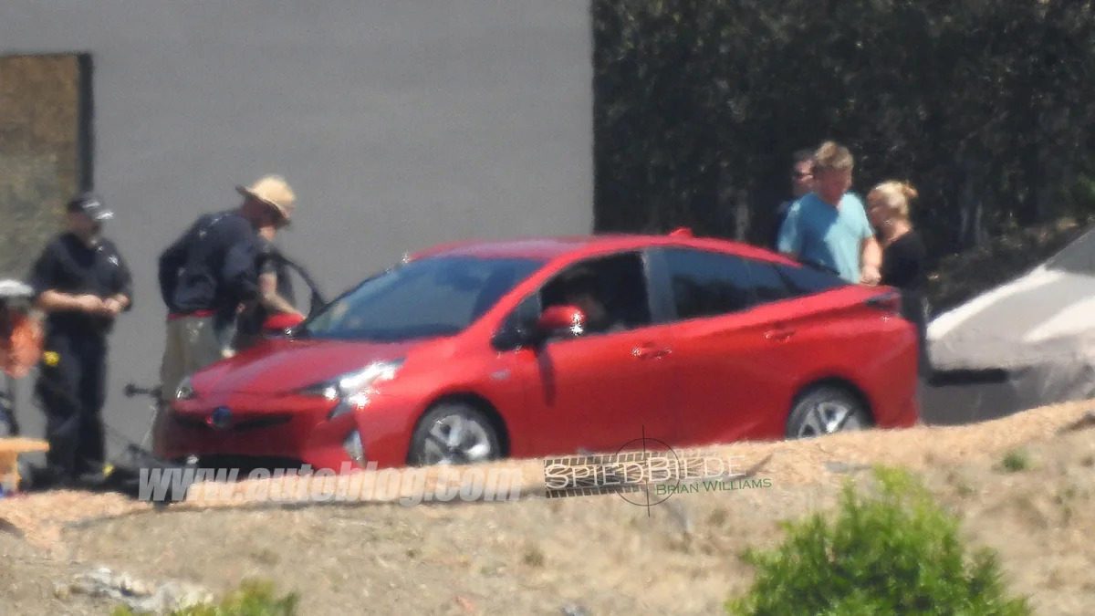 2016 Toyota Prius caught uncovered