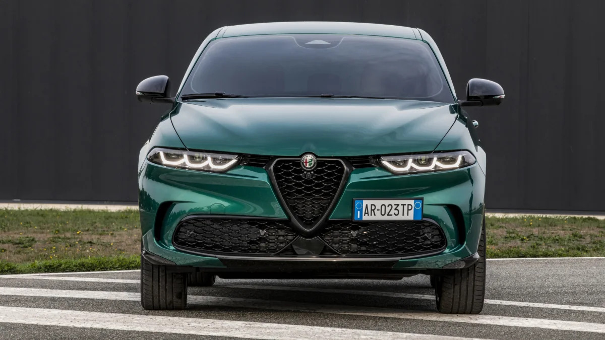 2024 Alfa Romeo Tonale front (European spec shown)
