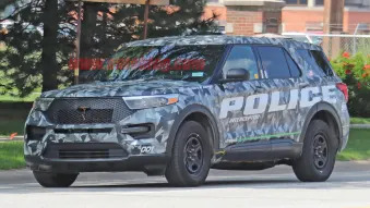 2019 Ford Explorer hybrid police car spy shots