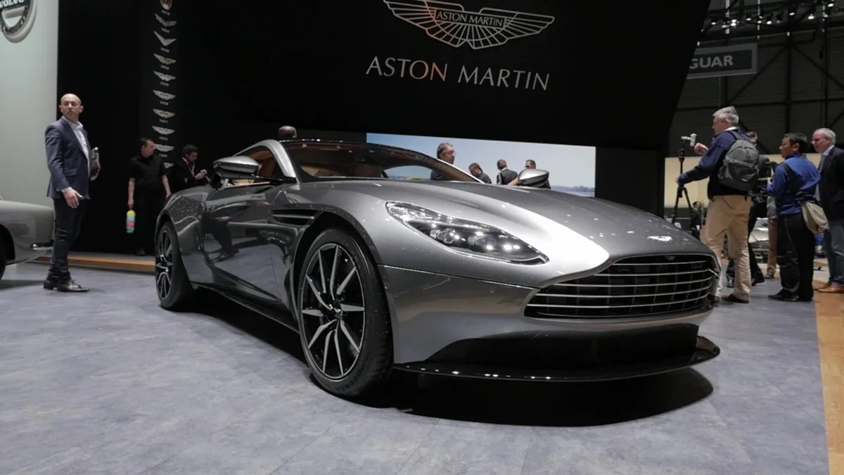 2017 Aston Martin DB11 | 2016 Geneva Motor Show | Beauty-Roll