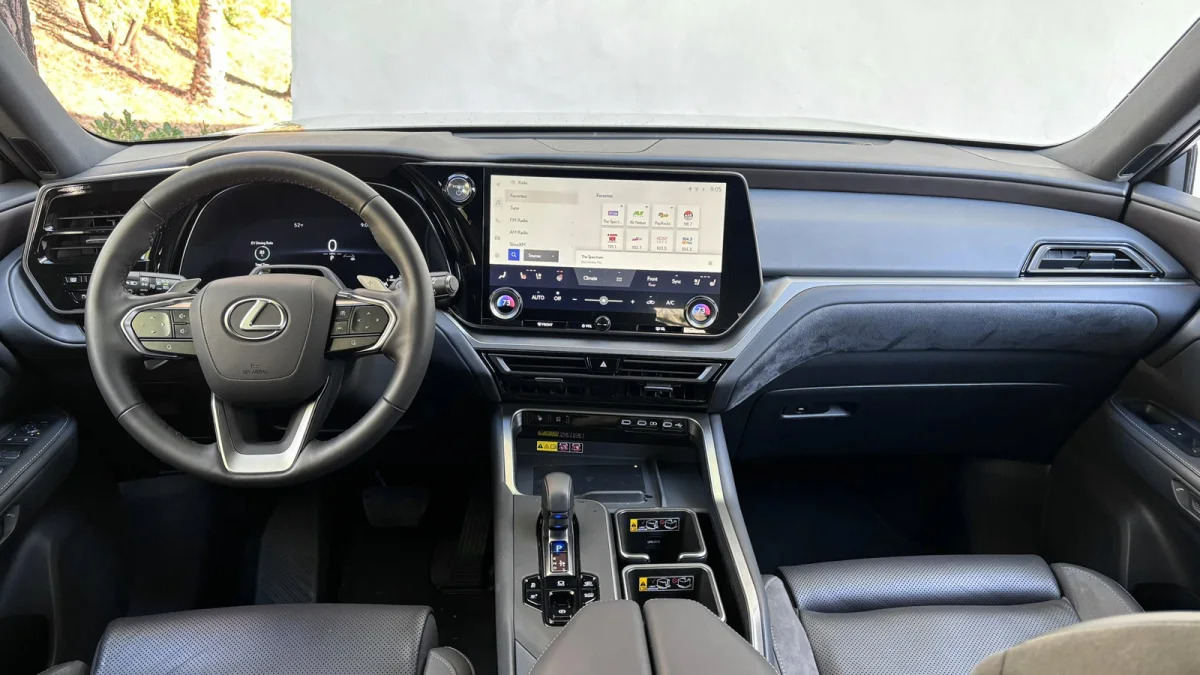 2024 Lexus TX 550h+ interior