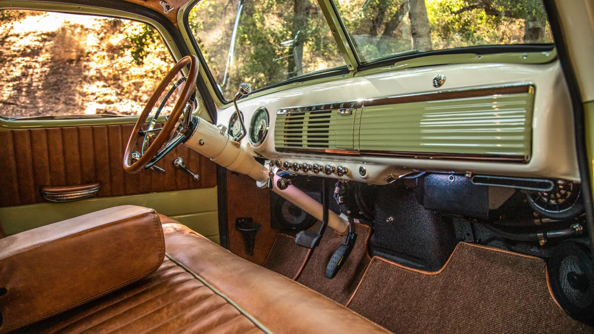 ICON-Thriftmaster-Old-School-Nature-Interior-From-Pass