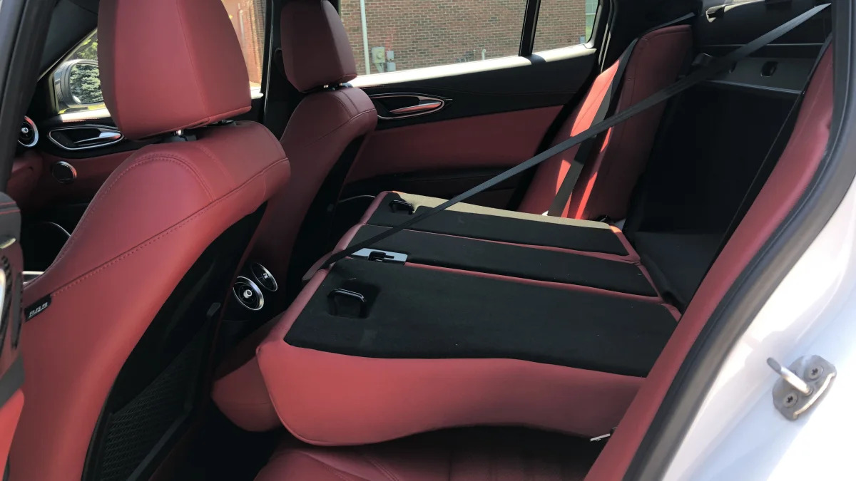 2020 Alfa Romeo Giulia luggage test