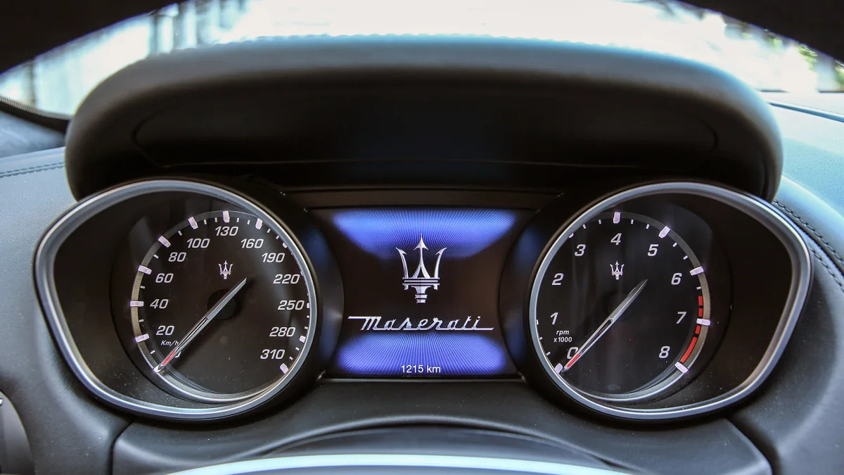 2017 Maserati Levante gauges