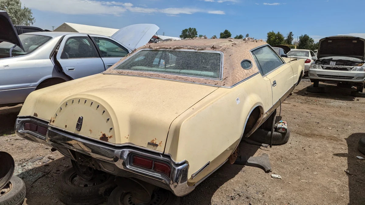 40 - 1972 Lincoln Mark IV in Colorado junkyard - Photo by Murilee Martin