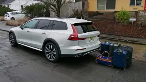 <h6><u>Volvo V60 Cross Country Luggage Test | How much cargo space?</u></h6>