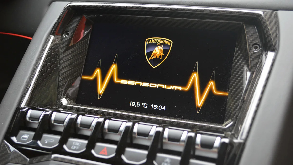 2016 Lamborghini Aventador LP 750-4 Superveloce infotainment system