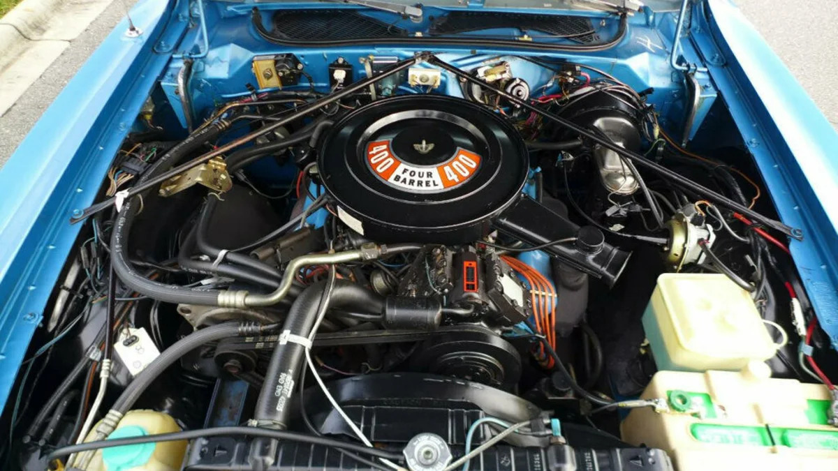1975 Dodge Charger Daytona engine